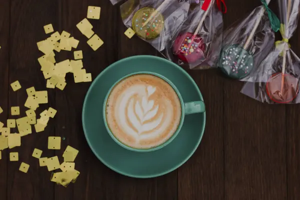 Indeling Met Koffie Lolly Een Cappuccino Bloem Getekend Koffie Vlakke — Stockfoto