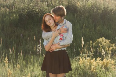 Sahadaki genç çift..