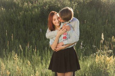 Sahadaki genç çift..