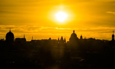 Gün batımında Chernivtsi 'nin manzarası.