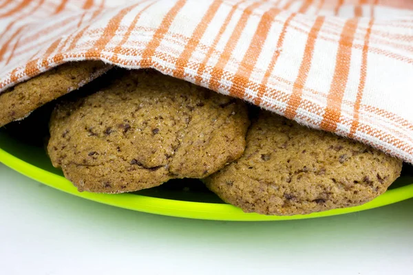 Ev yapımı çikolatalı kurabiye.