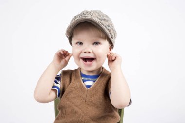 gülümseyen genç çocuk