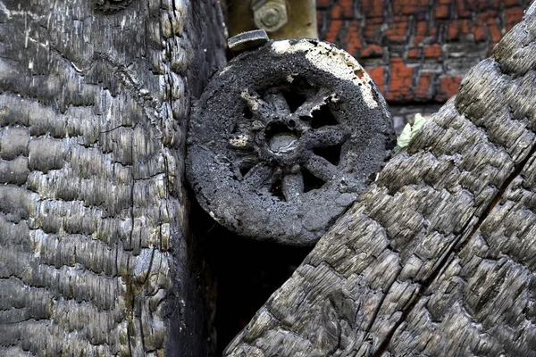 Verkoolde houten muur — Stockfoto