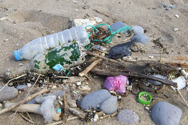 Garbage on a seashore, Pacific Ocean, northern Taiwan, Asia,
