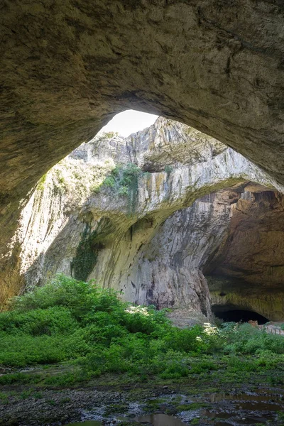 Mağara witn (Bulgaristan, Devetashka Ca damda bir delik içinde