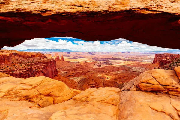 Mesa Arch, Canyonlands Milli Parkı yakınındaki Moab, Utah, ABD