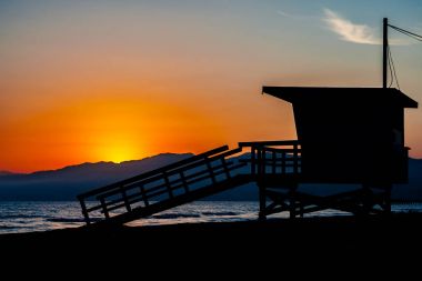 Cankurtaran Kulesi, Santa Monica beach, günbatımı, California, ABD