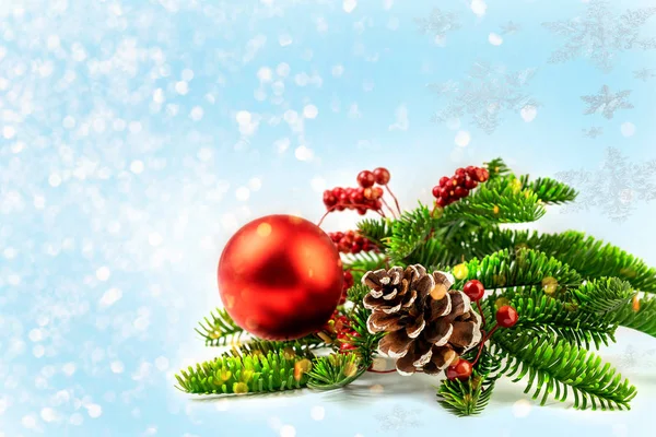 Weihnachten und Neujahr Urlaub blauer Hintergrund mit rotem Weihnachten — Stockfoto