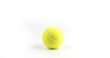 Tenis topu beyaz arkaplanda izole