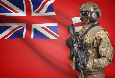 Asker arka plan serisi - Ontario Kanada eyaleti bayrak ile makineli tüfek tutarak kask içinde