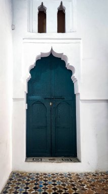 Tipik Fas kapısı. Tangier şehrinde