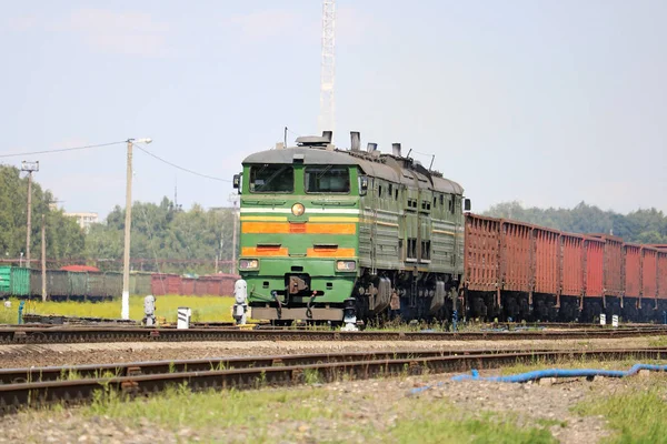 Yük Trenli Dizel Lokomotif — Stok fotoğraf