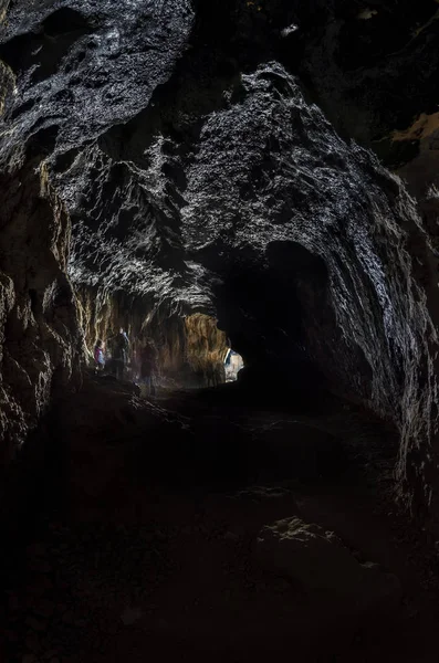 Vista de uma capela templária de dentro de uma caverna — Fotografia de Stock