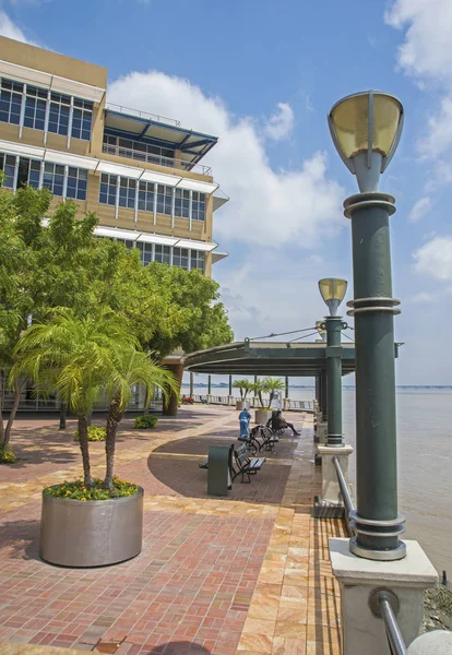 Waterfront area in Guayaquil — Stock Photo, Image