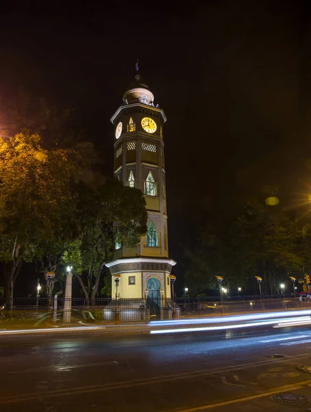 Torre dell'orologio di notte — Foto Stock