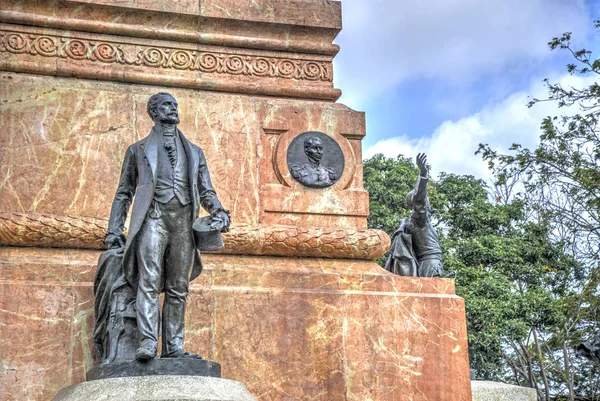 Posągi national monument — Zdjęcie stockowe