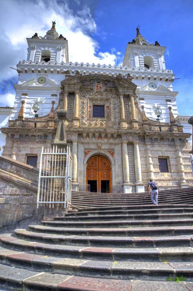 San Francisco церква в місті Quito — стокове фото