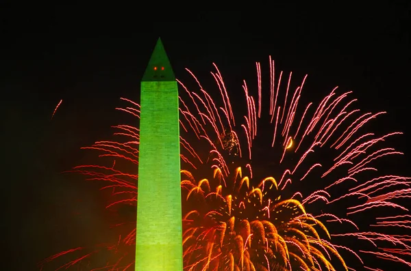 Fajerwerki i Pomnik Waszyngtona, 4 lipca — Zdjęcie stockowe