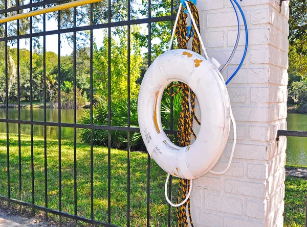 White life buoy at a swimming pool — Stock Photo, Image