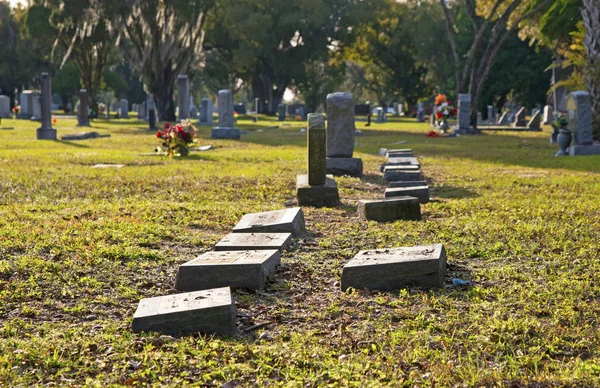 Crypts and tombs at a cemetery — Stock Photo, Image