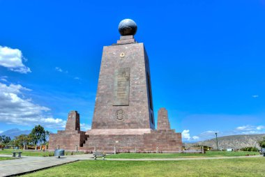 Orta dünya cazibe Anıtı