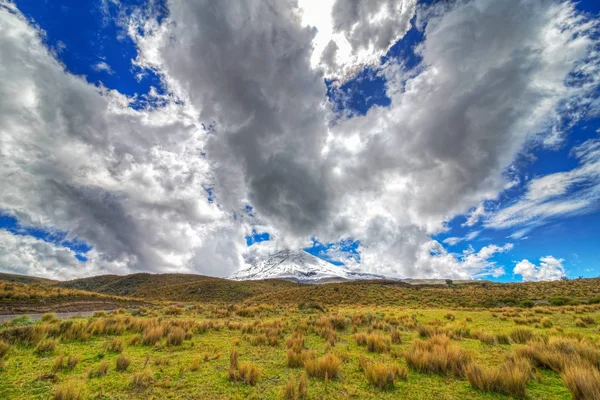 Weitwinkelblick Auf Den Cotopaxi Vulkan Und Den Cotopaxi Nationalpark Einem — Stockfoto