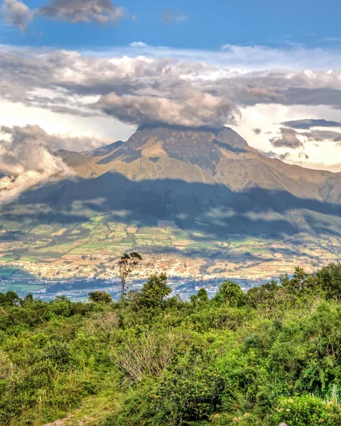 Вулкан Имбабура Солнечным Облачным Утром Имбабура Эквадор — стоковое фото