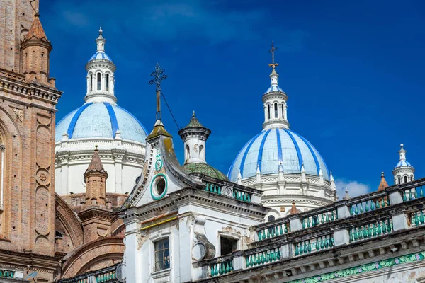 Cupole Torri Della Bella Antica Cattedrale Cuenca Ecuador Sud America — Foto Stock