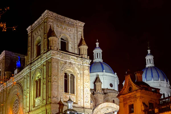 Inmaculadaの大聖堂 世界遺産 エクアドル クエンカのダウンタウンにある夜のコンセプチン — ストック写真