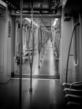 Amsterdam, Hollanda 'daki tren istasyonunda.