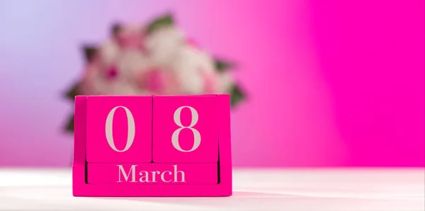 Datum 08. března napsané na růžových kostkách bloku — Stock fotografie