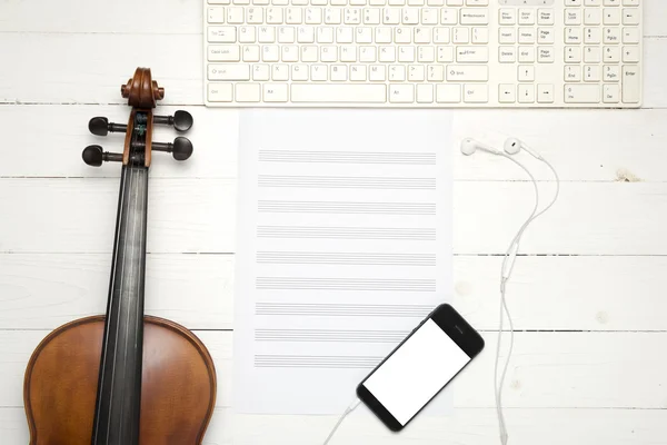 Keman ile müzik kağıt Not klavye ve akıllı telefon — Stok fotoğraf