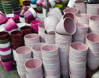 Eski çiçek toprak kap içinde çarşı kapatın