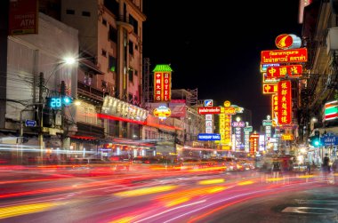 Chinatown, Bangkok, Tayland - 8 Şubat 2017: Arabalar ve Dükkanı