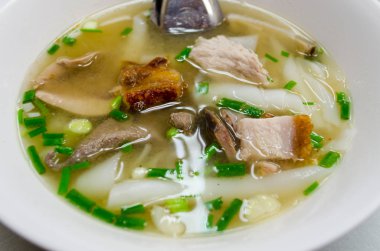 Çin rulo şehriye çorbası