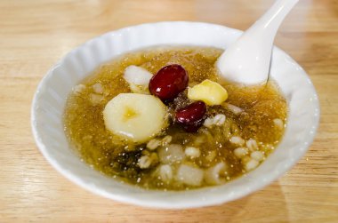 Çin tatlı, Ginkgo Longan ile Tay çorba soğuk haşlanmış