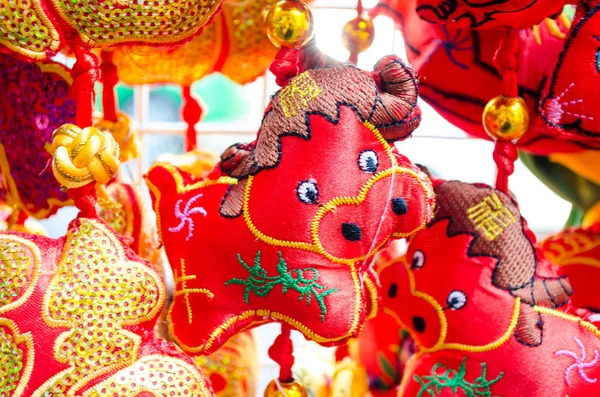 Kuh viel Glück hängend, traditionelle chinesische — Stockfoto