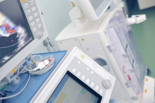 Ultraschall-Kardiographie-Einheit im Krankenhauszimmer — Stockfoto