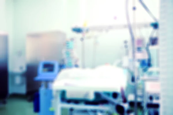 Hastane odasında hasta, odaklanmamış arka plan ile — Stok fotoğraf