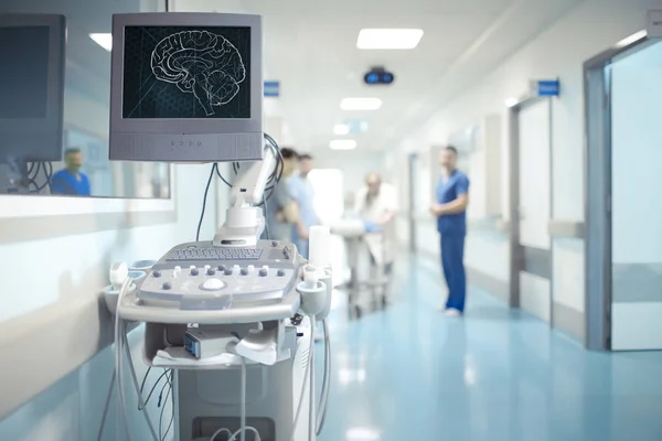 Innovációs technológiai kórházban, a háttérben az orvosok — Stock Fotó