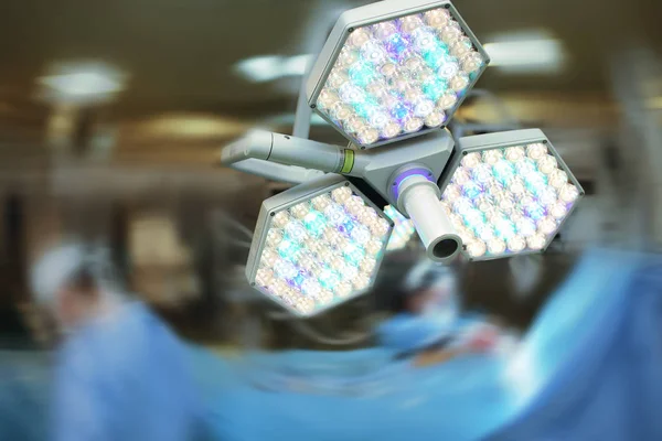 Luce della sala operatoria sullo sfondo sfocato — Foto Stock