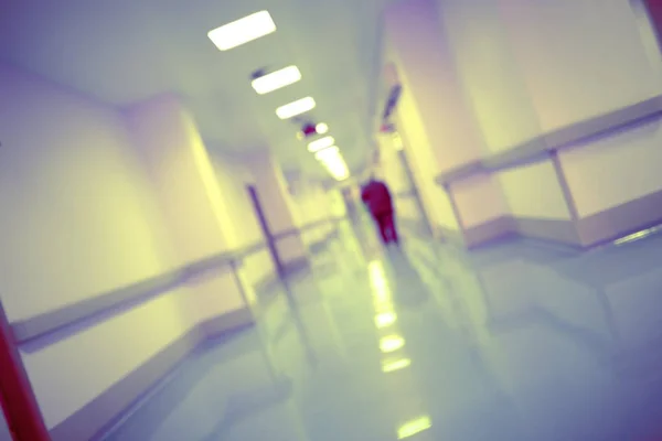 Mänskliga siluett i sjukhuset korridoren — Stockfoto