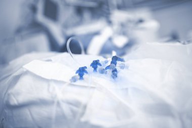 Tıbbi damlama sistemi küçük musluk ile