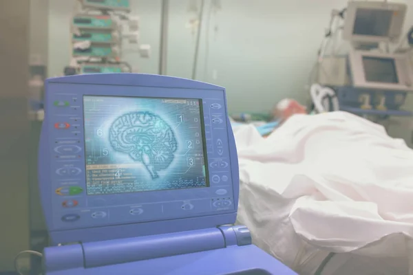 Digitalização do cérebro do paciente na instalação moderna — Fotografia de Stock