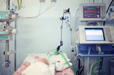 Çocuk Yenidoğan yoğun bakım ünitesinde