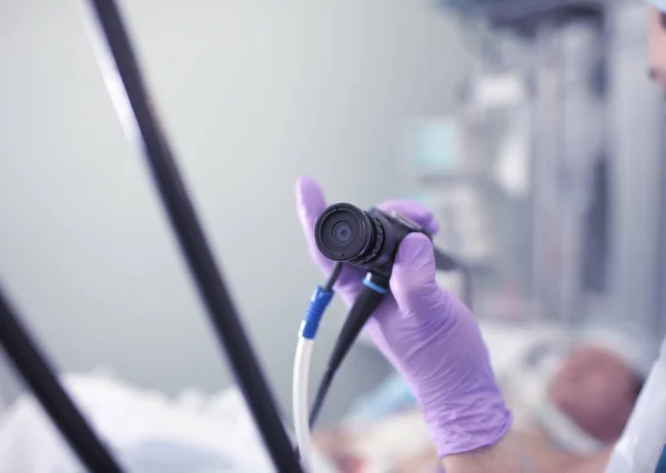 Processo de broncoscopia terapêutica na unidade de terapia intensiva — Fotografia de Stock