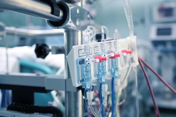 Gerätepanel mit Drucksensoren auf der Krankenhausstation — Stockfoto