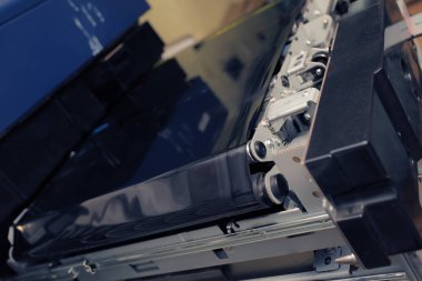 Matbaa matbaada içi