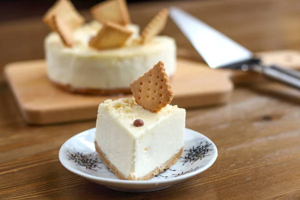 Piece Classic New York Cheesecake Decorated Square Cookies Plate Wooden — Stock Photo, Image