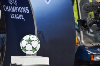 Kiev, Ukrayna - 19 Ekim 2016: Resmi top Şampiyonlar Lea